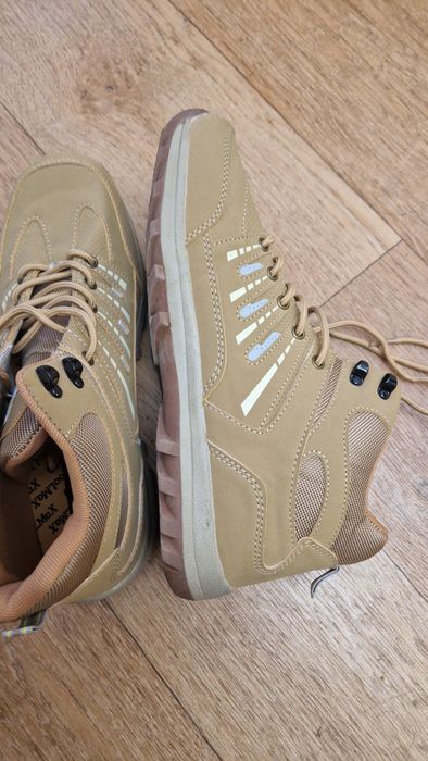 Продаю мужские ботинки