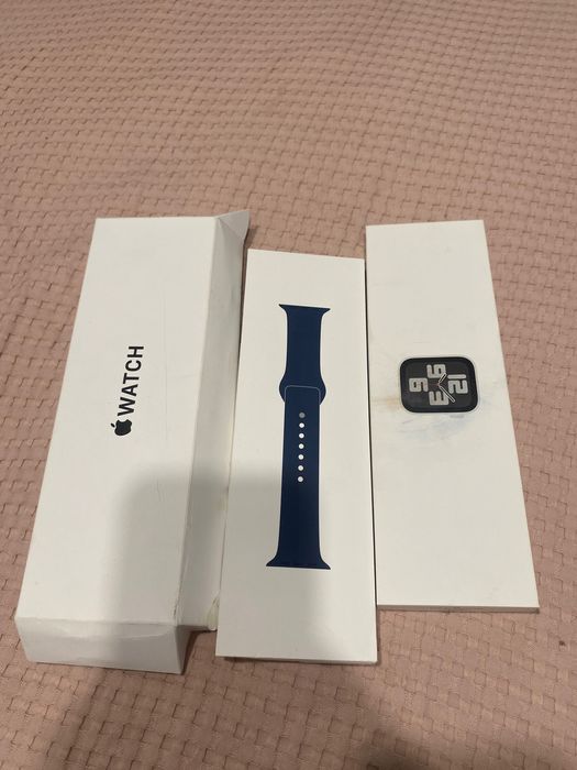 Vând ceas Apple SE(2023) 44mm