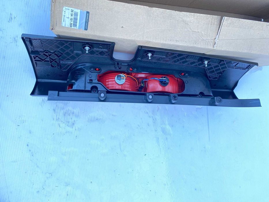 Lampa stop dreapta spate Renault Trafic Vivaro 2010+ noua originala