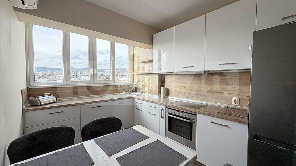 Апартамент с три стаи под наем в квартал Чайка