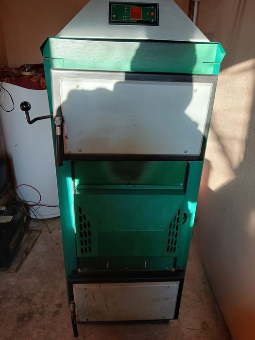 Vând centrală pe lemne Orlan 4