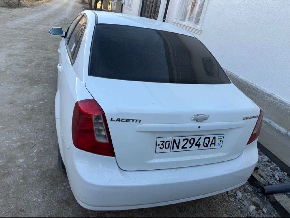 Mashina sotishim kerak pul kerak