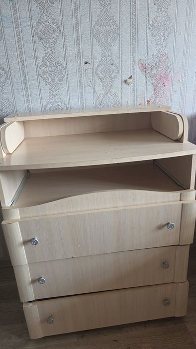Отдам дверь еще доски есть