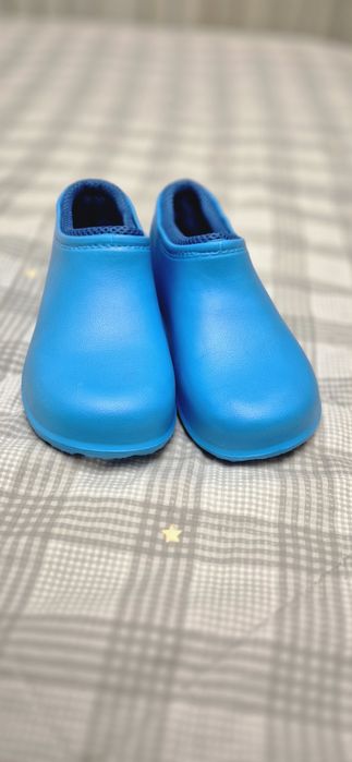 Продам женские галоши