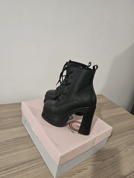 Дамски черни боти