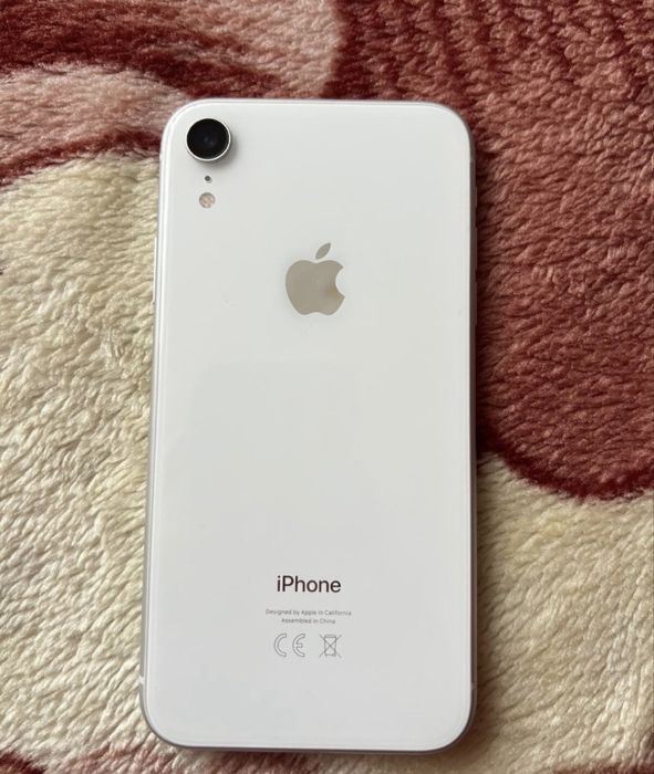Vând iPhone Xr ,