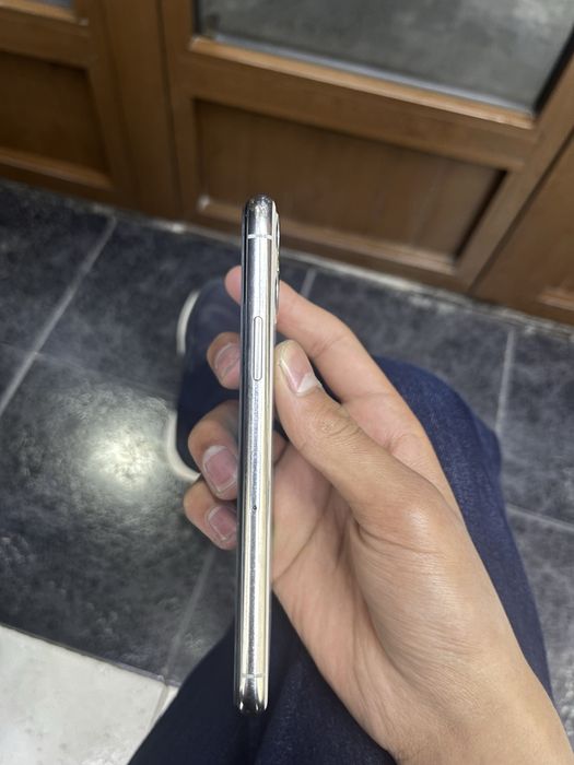 IPHONE 11 pro с гарантией срочно продается