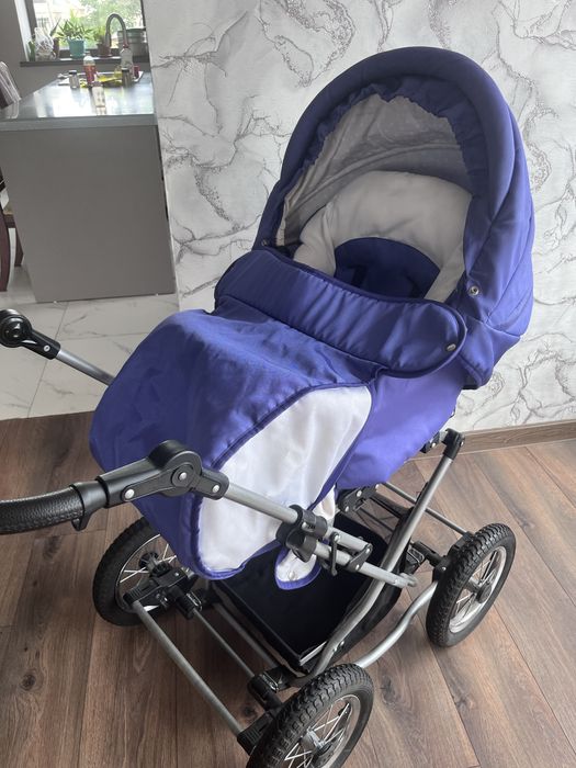 Продам коляску 2 в 1 Julia Baronessa