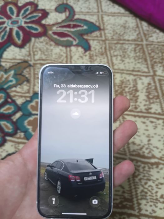 Айфон 12 мини в хорошем состоянии