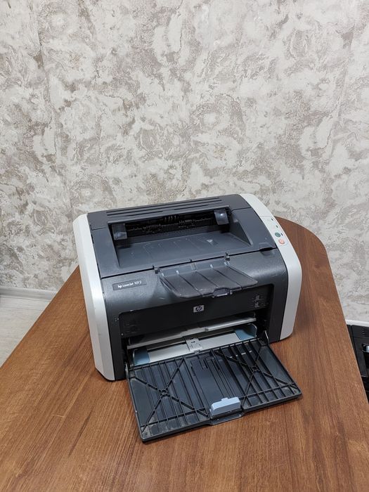Принтер Лазерный hp в идеальном состоянии