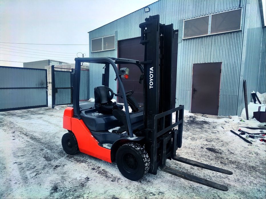 Продам вилочный погрузчик. Кара