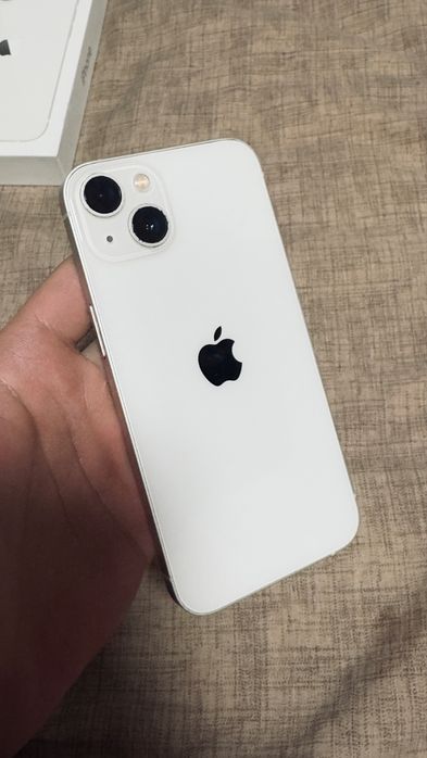 Vând iPhone 13 - 128 GB, White