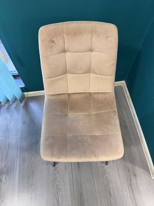 Нови столове за офиса или дома