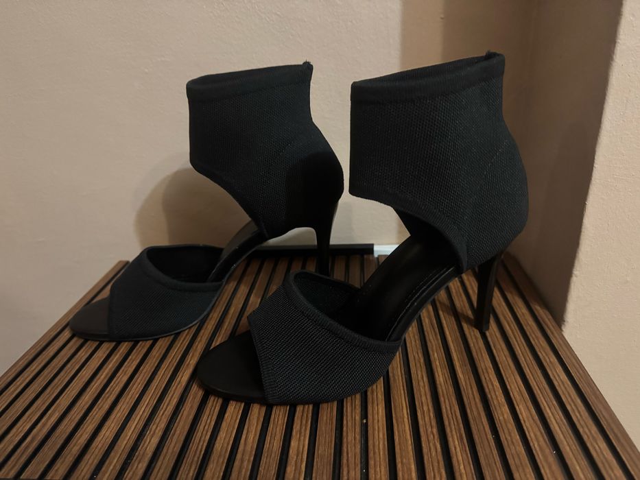 Летни черни обувки