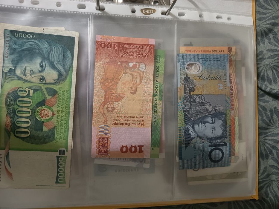 Bancnote vechi și noi