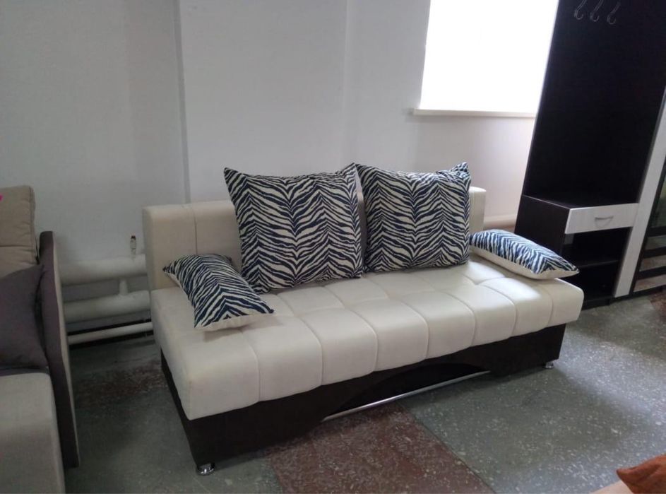 Отдам диван бесплатно самовывоз