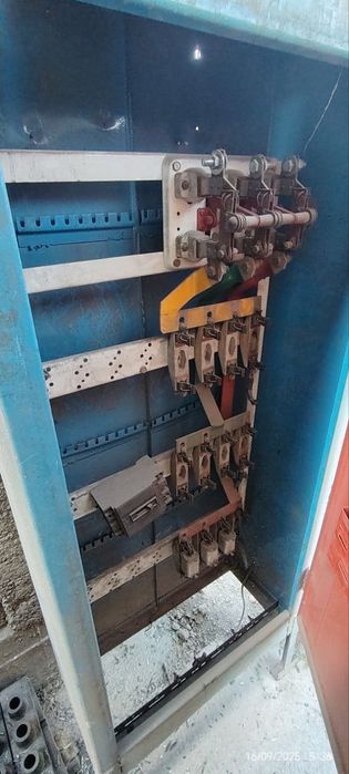 Продаётся электрический щит.