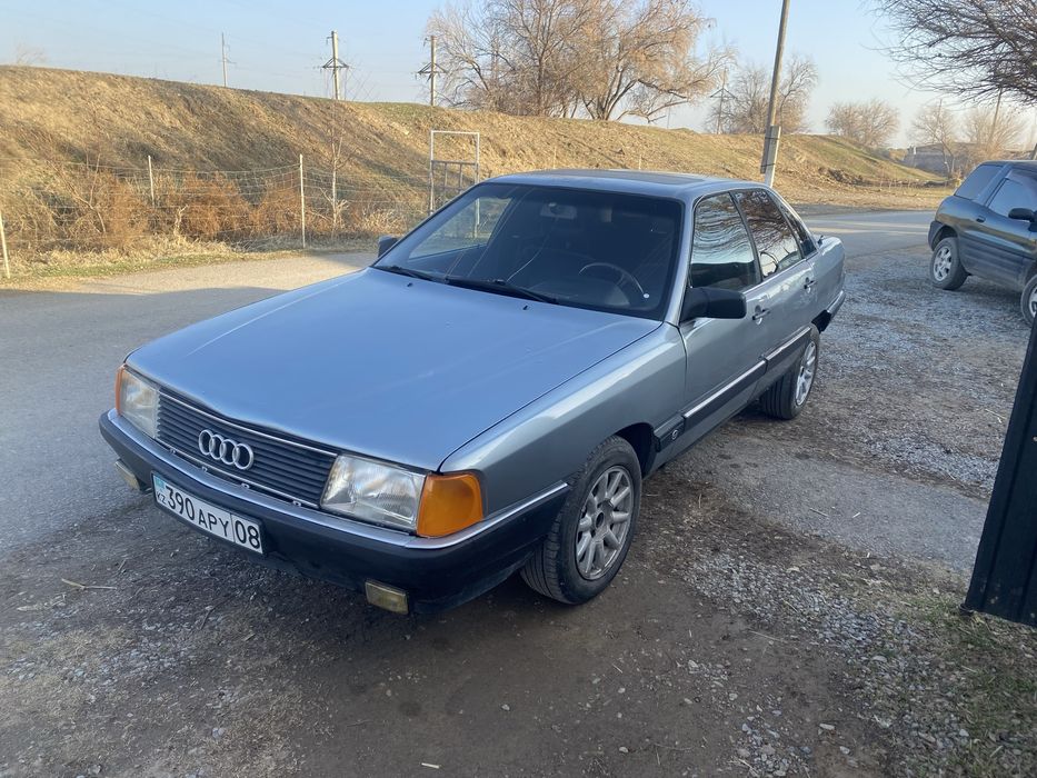 Продаю ауди сотку старушка