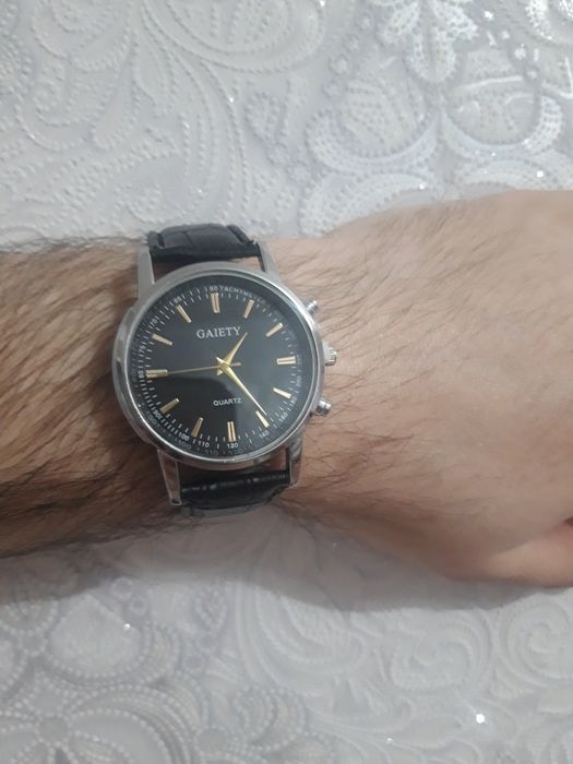 Продам новые часы