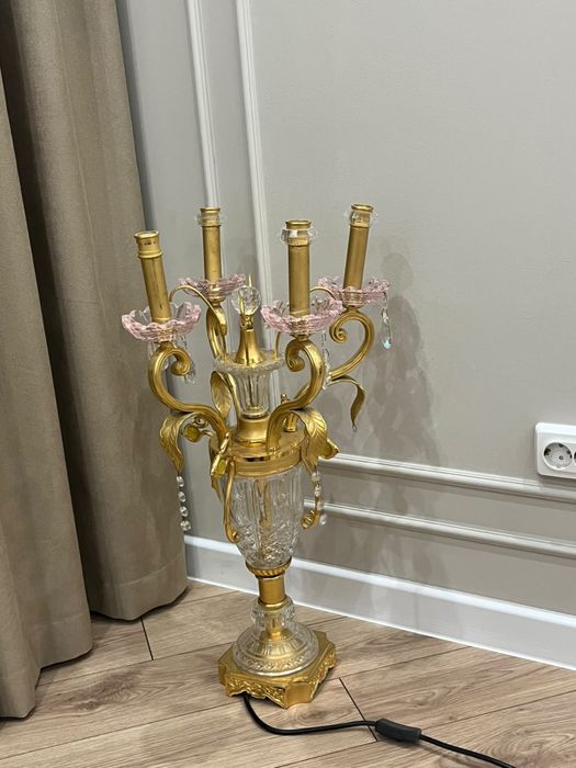 Продам настольную лампу канделябр