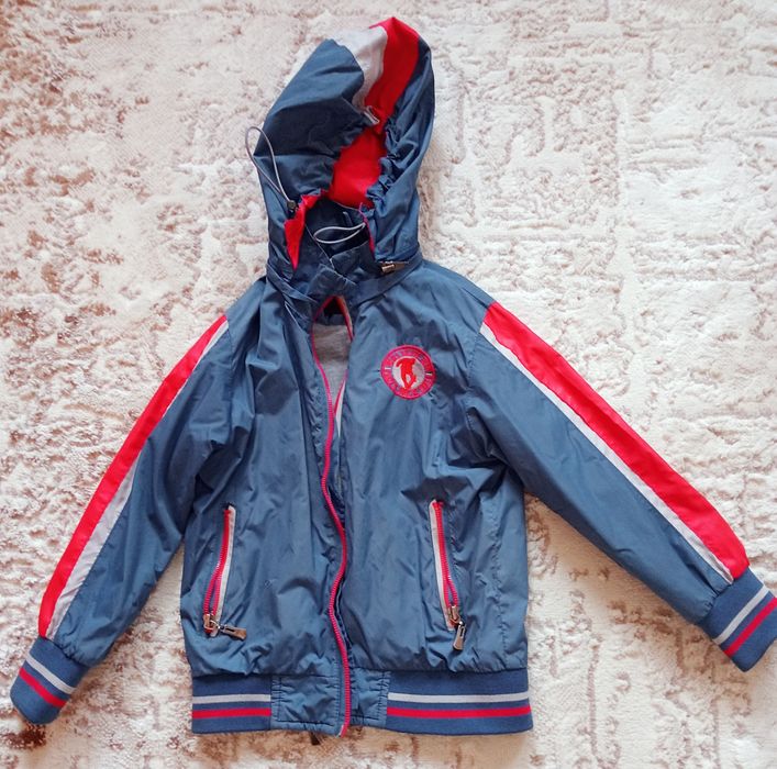 Продам  ветровку