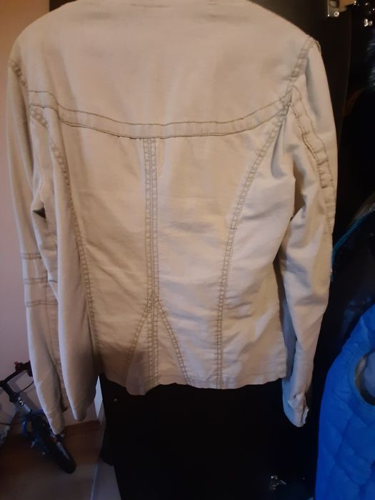 Продавам дамско пролет,есен яке