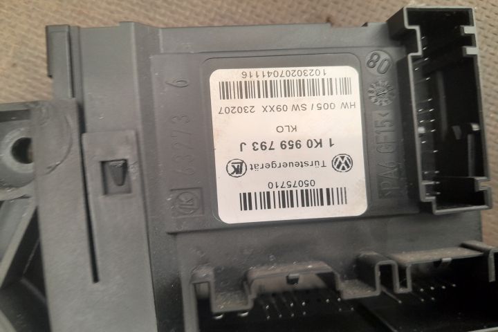 Motoras macara geam fata stanga 1K0959793J / 1T0959701D 1K0959793J /