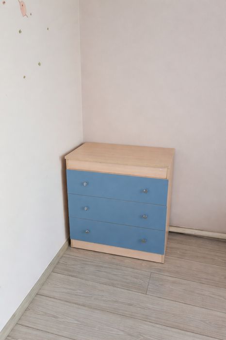 Шкаф с комодом продам