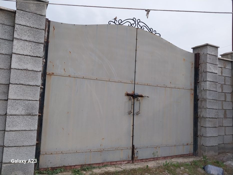 Продам варота из прочного материала.