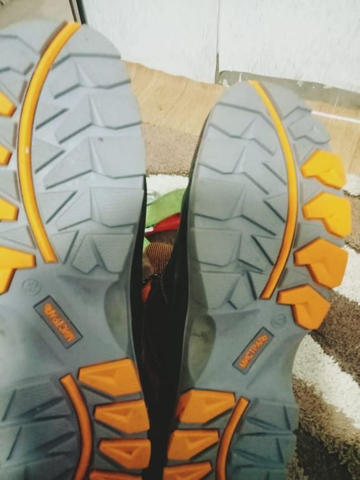 Продам страховачный ремень, и сапоги!