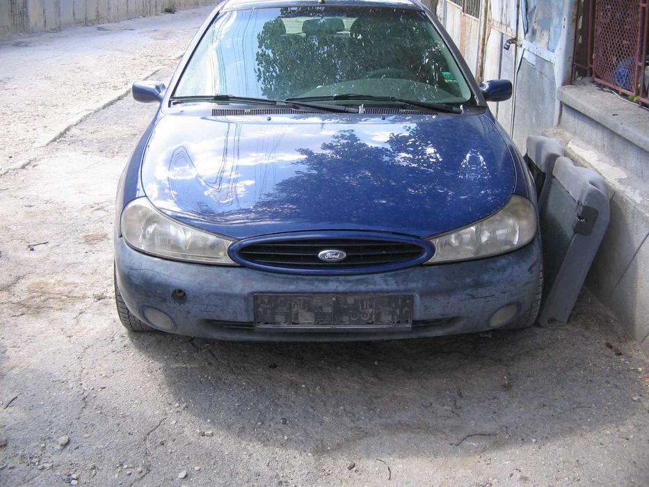 Два броя Форд Мондео -останали части