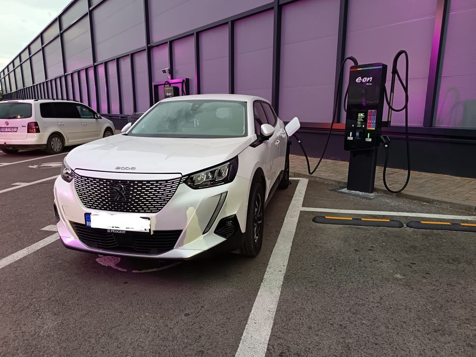 Pegeout E-2008 GT line (Allure), 2021, Electric