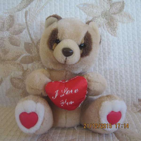 шест различни  плюшени играчки