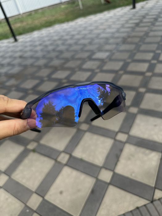 Спортивные очки Oakley
