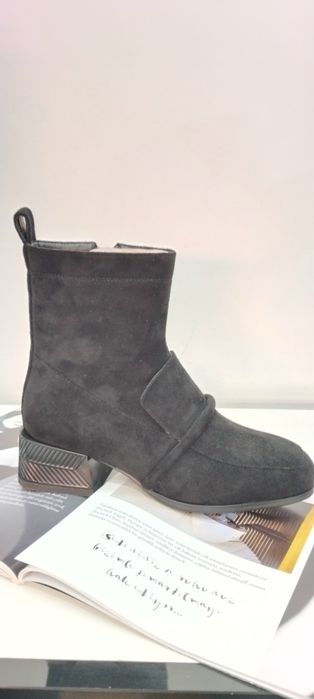 Четири модела, ограничени размери боти на супер ниски цени.