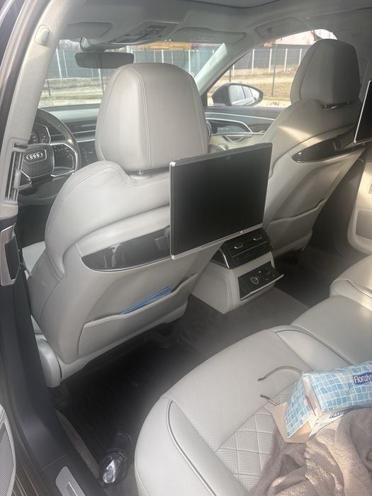 Audi A 8 3.0 tfsi Hybrid schimb cu Audi Q8 sau BMW X6 dupa 2020