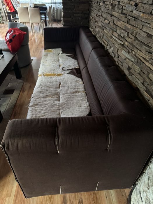 Подарява се диван при взимане от място