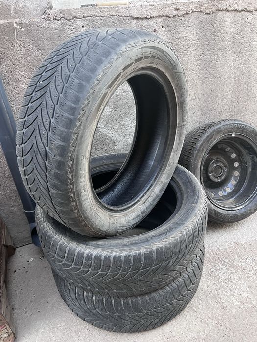 Продам шины 235/55 R18 — 3 шт