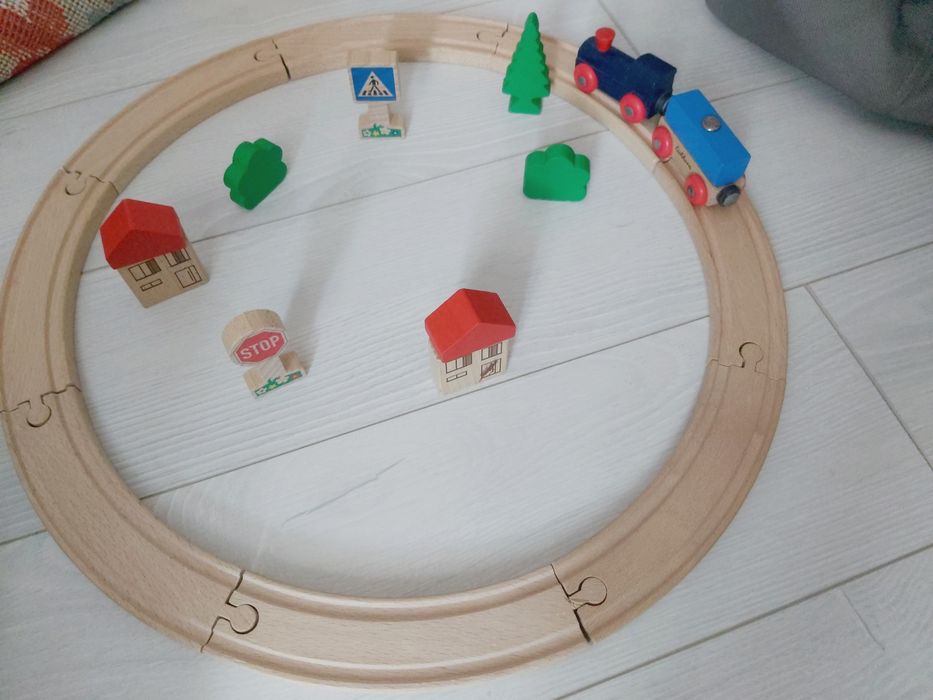 Jucarii din lemn/sina tren/diverse