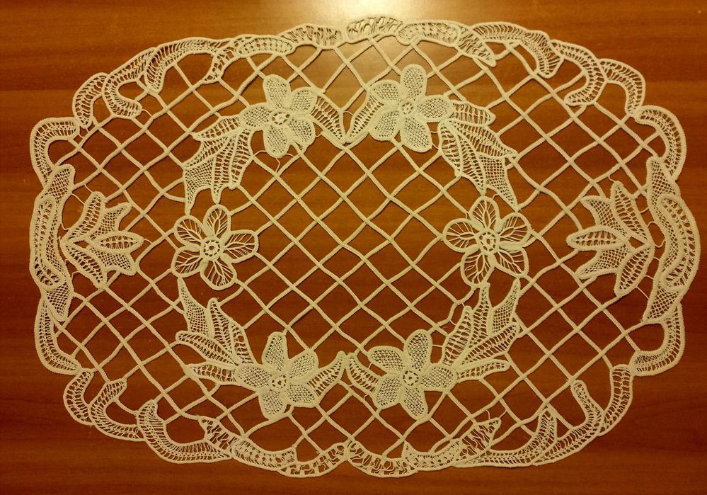 Mileu  macrameu, lucrat manual / mileuri broderie sparta