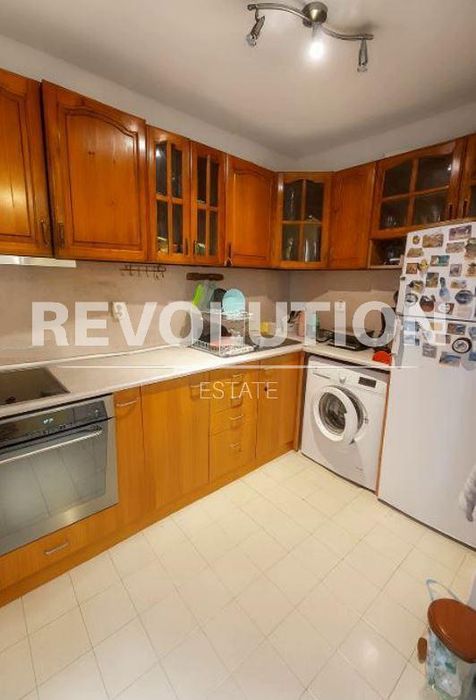 Дава се под наем Двустаен апартамент в Варна, Лятно кино Тракия - 60 кв.м за 300 € - Снимка #2