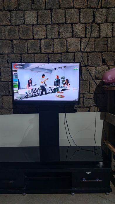 Телевизор самсунг 32 LED TV