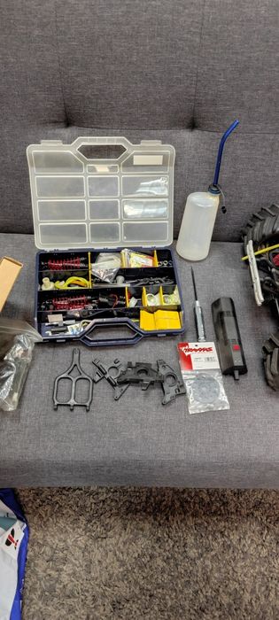 Traxxas T-Maxx 1/8 Нитро класически радиоуправляем монстър