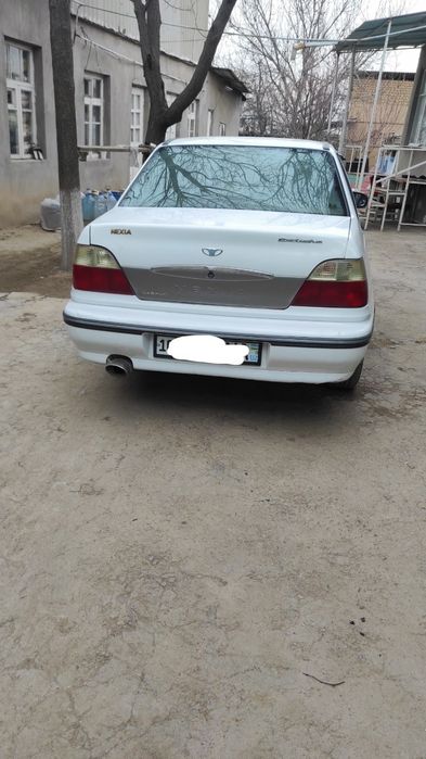 2001 yil moshina Nexia 1