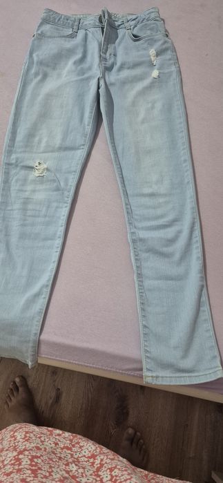 Джинсы новые голубые