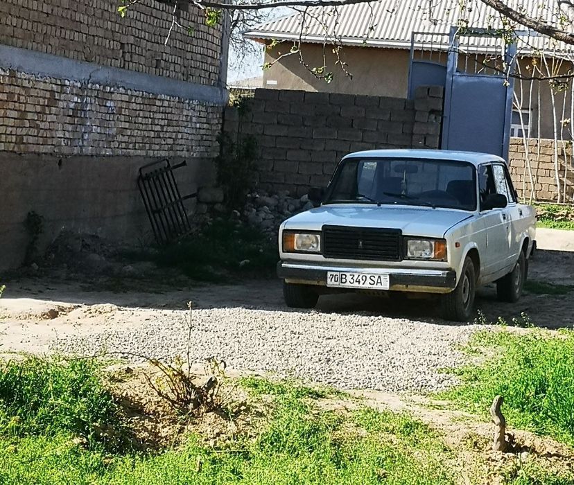 Vaz 2107 85yil 65talik metani bor