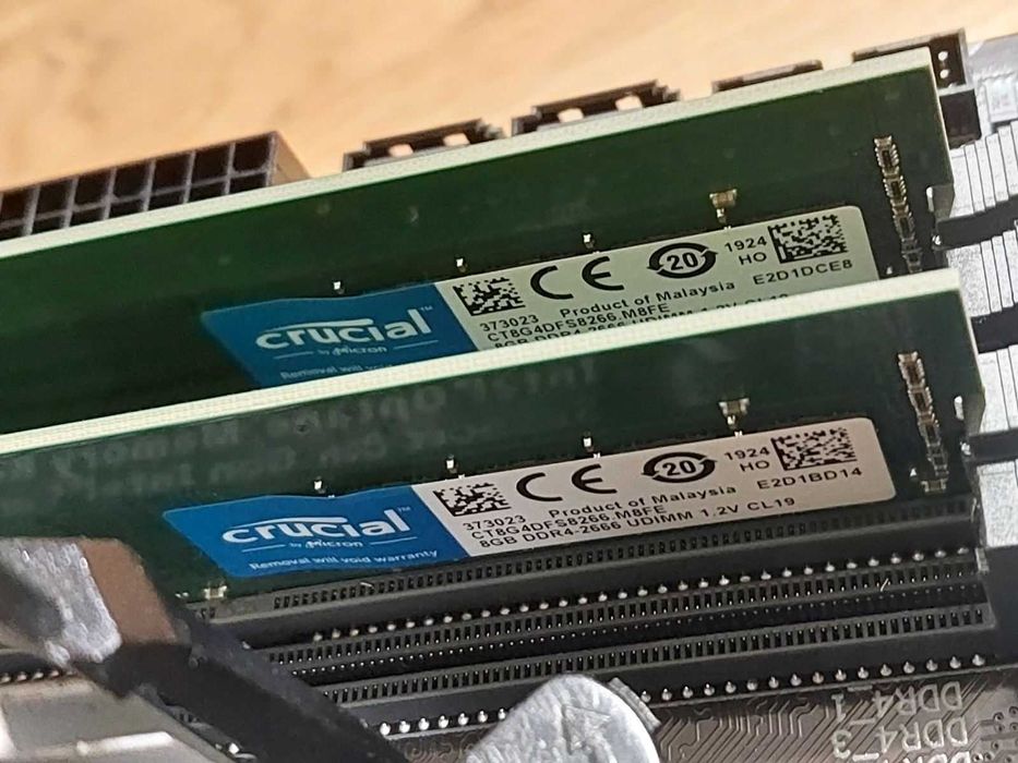 Intel i7 8700 + Gigabyte B360M DS3H + 16GB 2666 Crucial + Arctic cooler