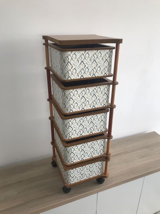 Функционални стилажи за кухнята от дърво- 49€