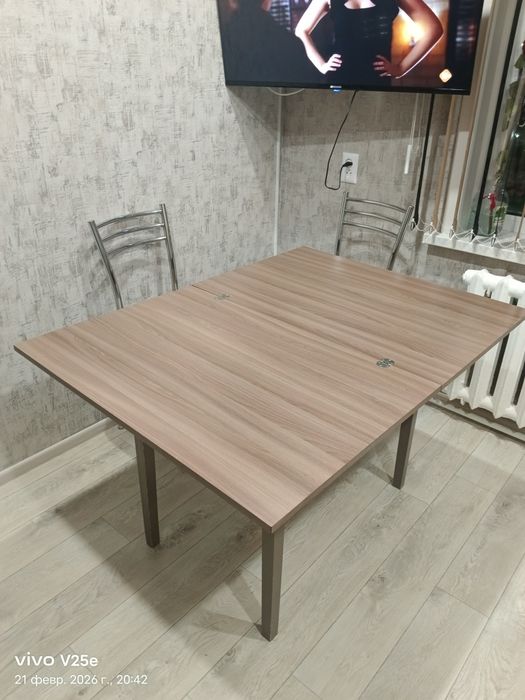 Продам куханный стол