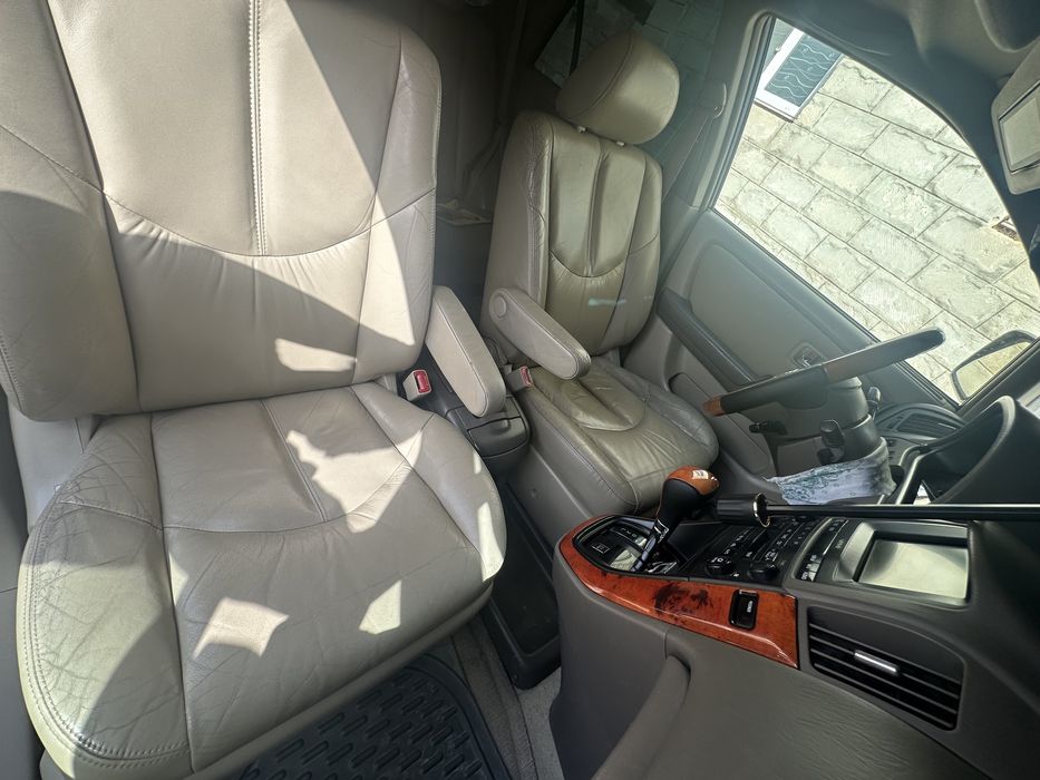 ЛексусРХ-300